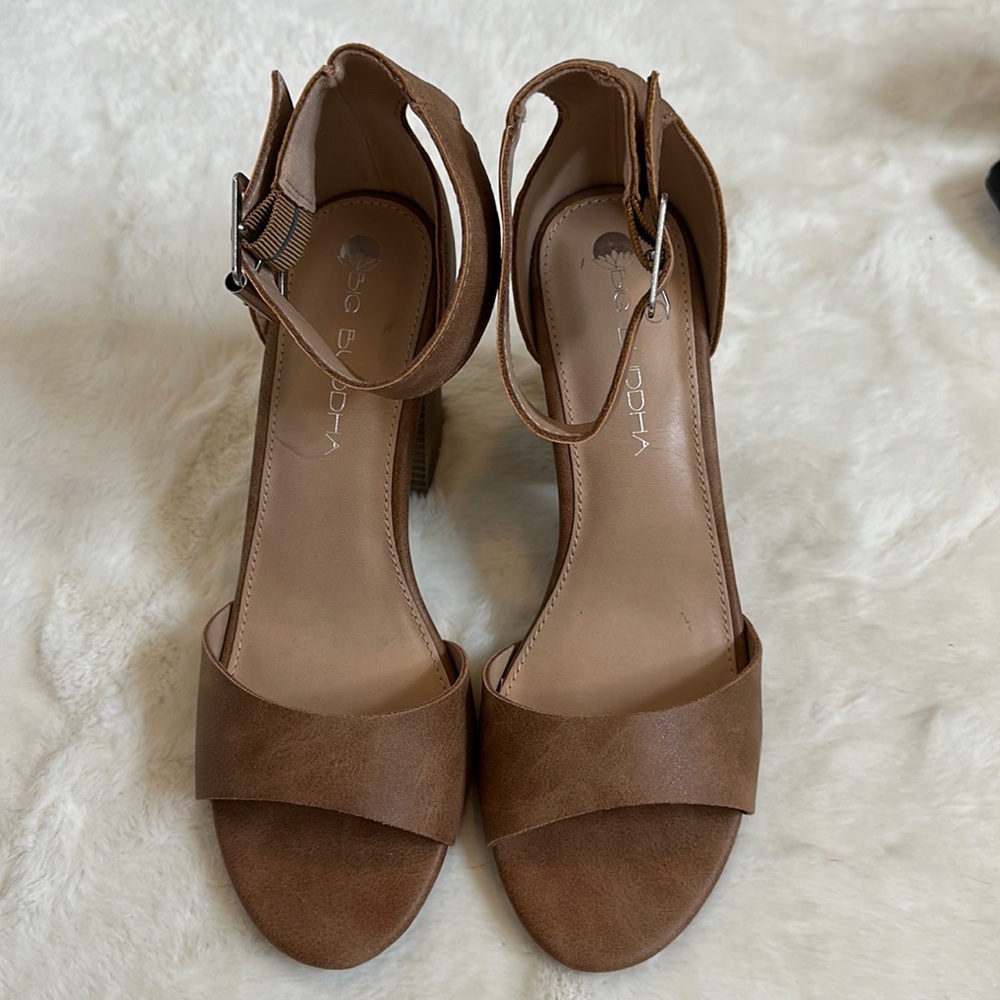 Tan block heel